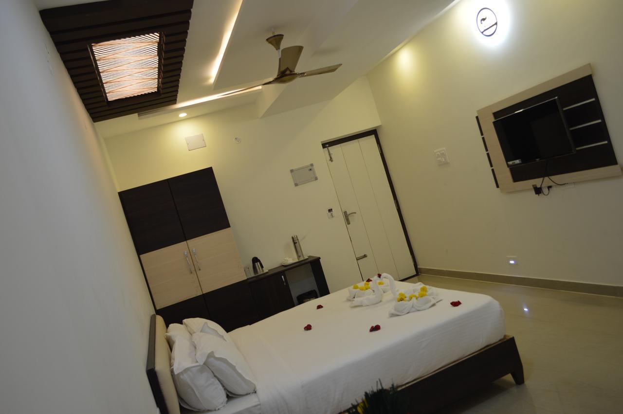 Hotel Ambai Grand Ambāsamudram Dış mekan fotoğraf
