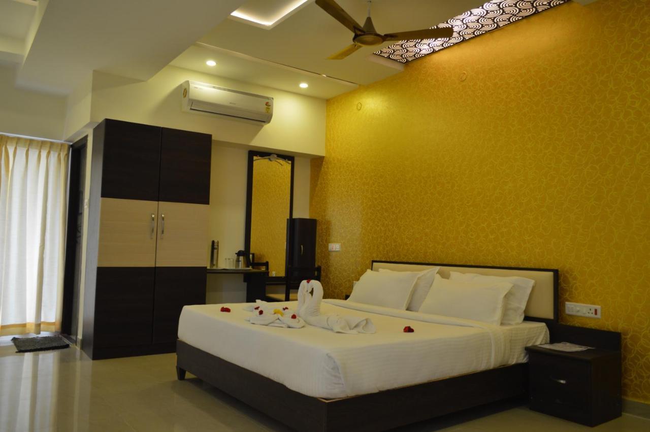 Hotel Ambai Grand Ambāsamudram Dış mekan fotoğraf