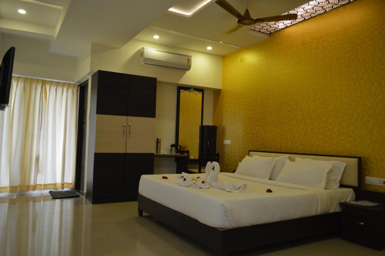 Hotel Ambai Grand Ambāsamudram Dış mekan fotoğraf