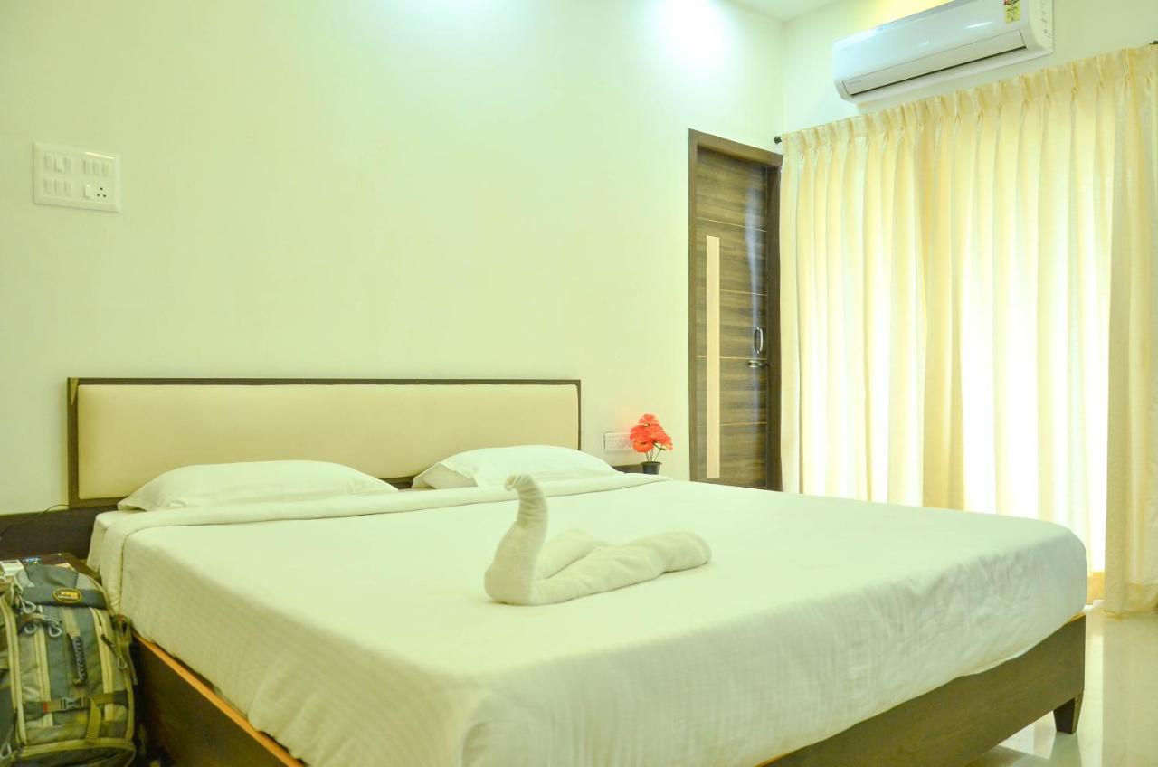 Hotel Ambai Grand Ambāsamudram Dış mekan fotoğraf