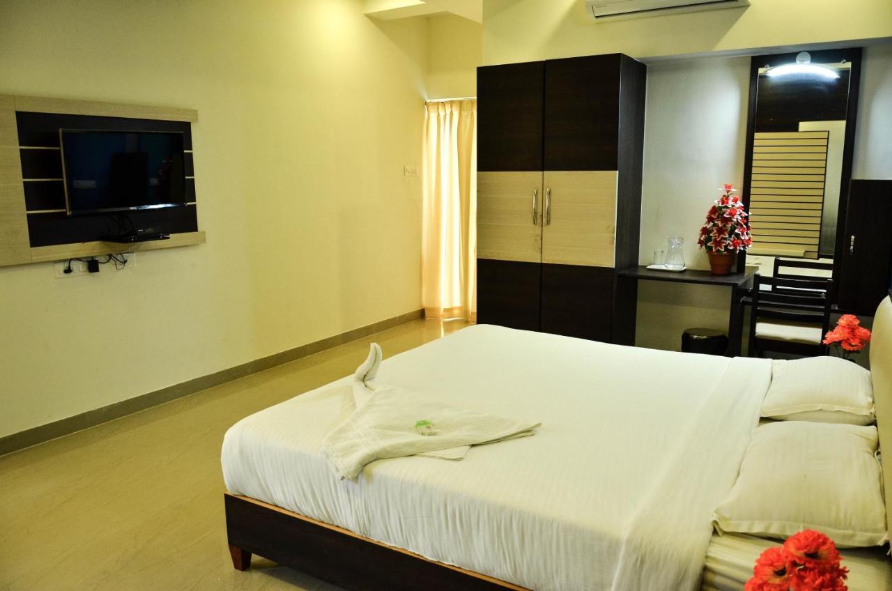 Hotel Ambai Grand Ambāsamudram Dış mekan fotoğraf