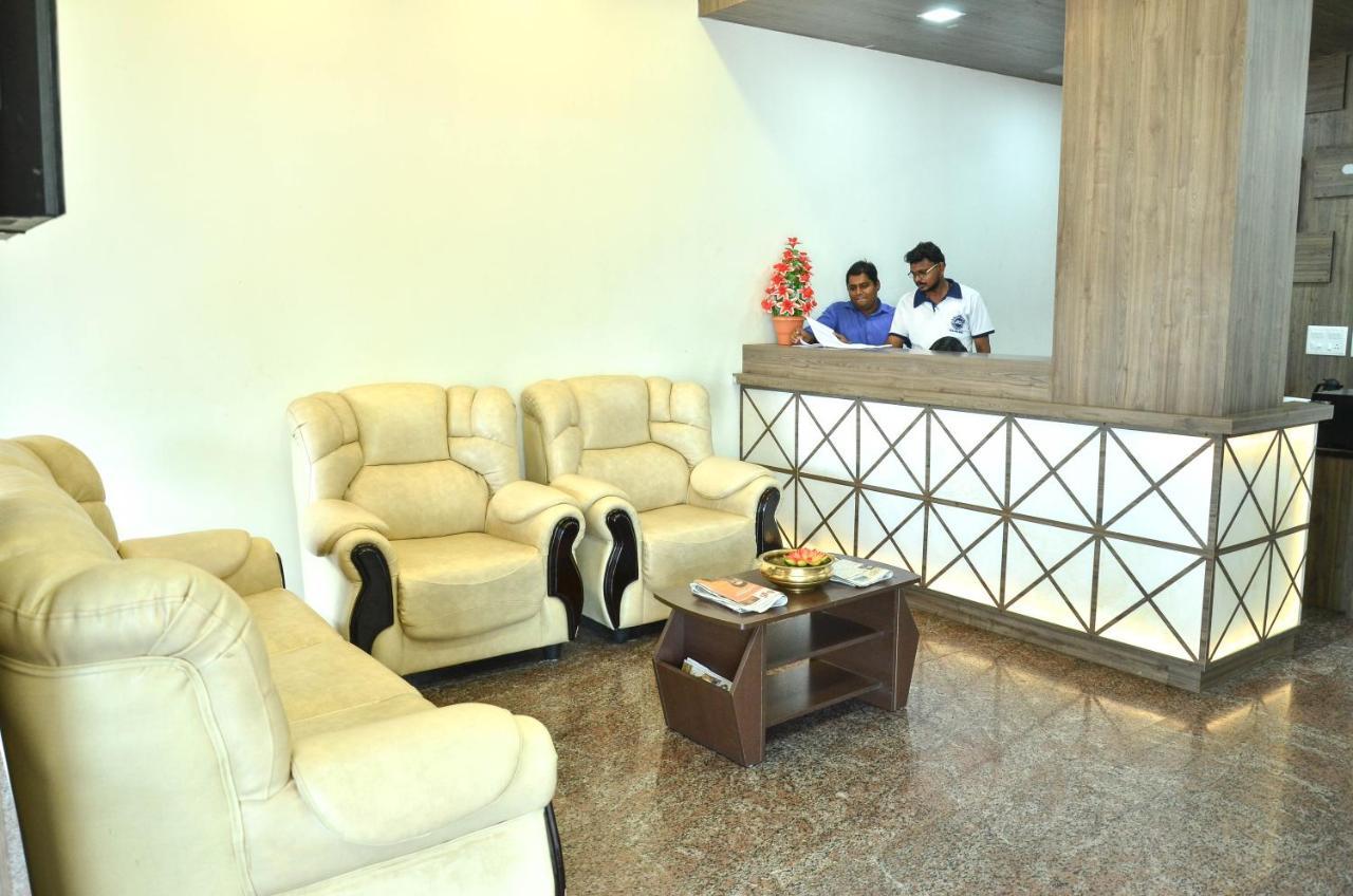 Hotel Ambai Grand Ambāsamudram Dış mekan fotoğraf