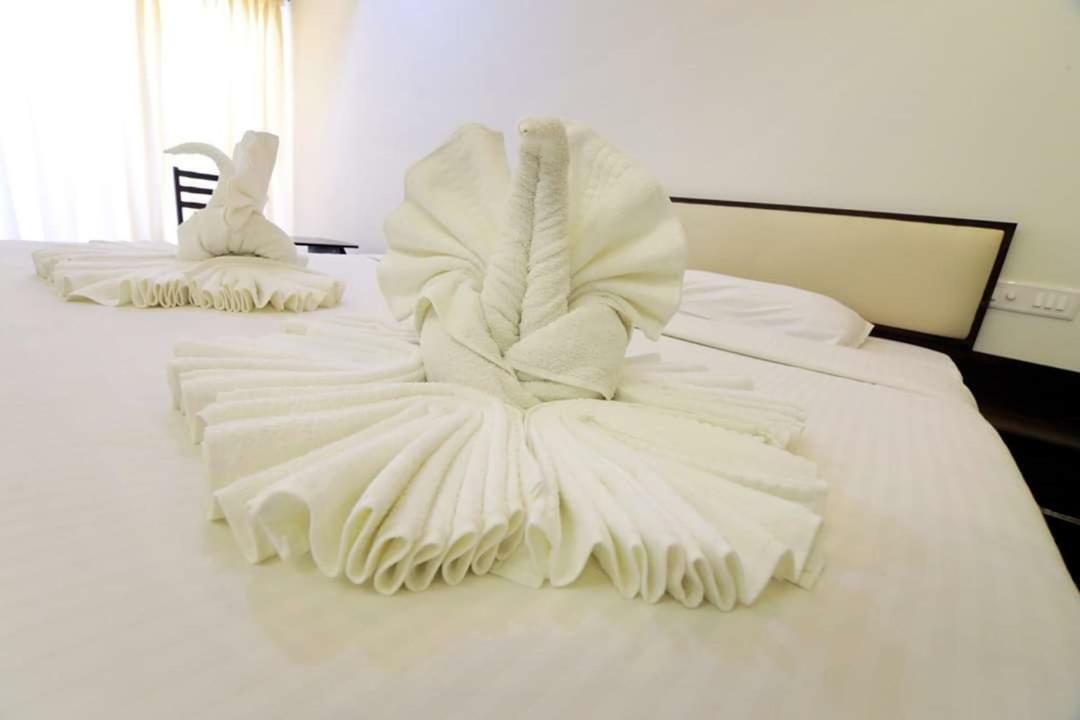 Hotel Ambai Grand Ambāsamudram Dış mekan fotoğraf