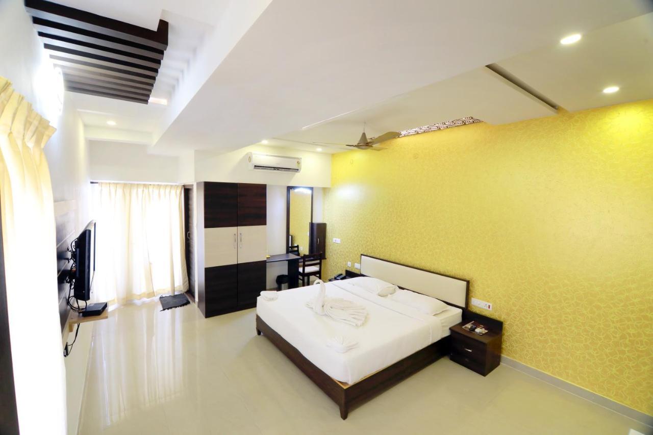 Hotel Ambai Grand Ambāsamudram Dış mekan fotoğraf