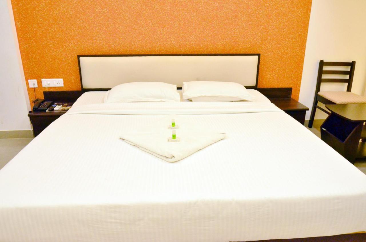 Hotel Ambai Grand Ambāsamudram Dış mekan fotoğraf