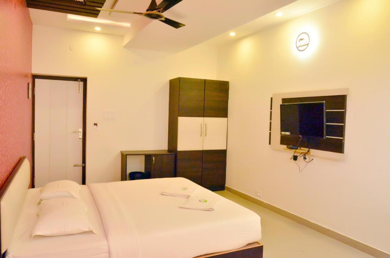 Hotel Ambai Grand Ambāsamudram Dış mekan fotoğraf