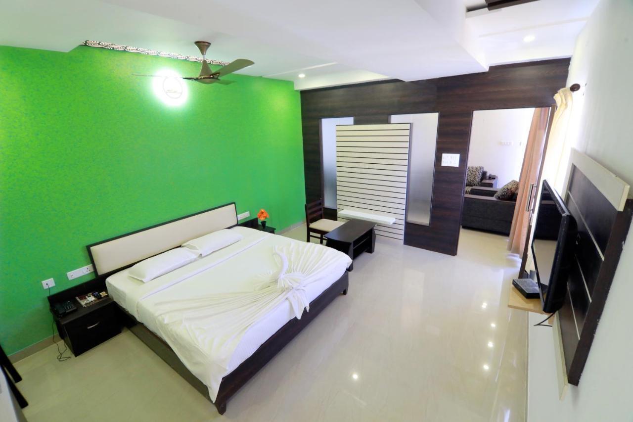 Hotel Ambai Grand Ambāsamudram Dış mekan fotoğraf