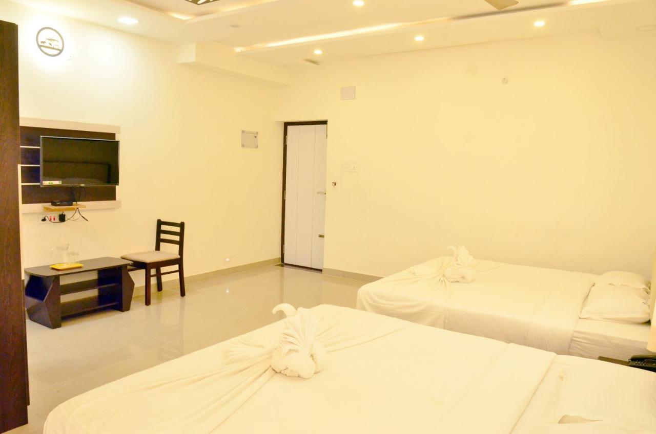 Hotel Ambai Grand Ambāsamudram Dış mekan fotoğraf